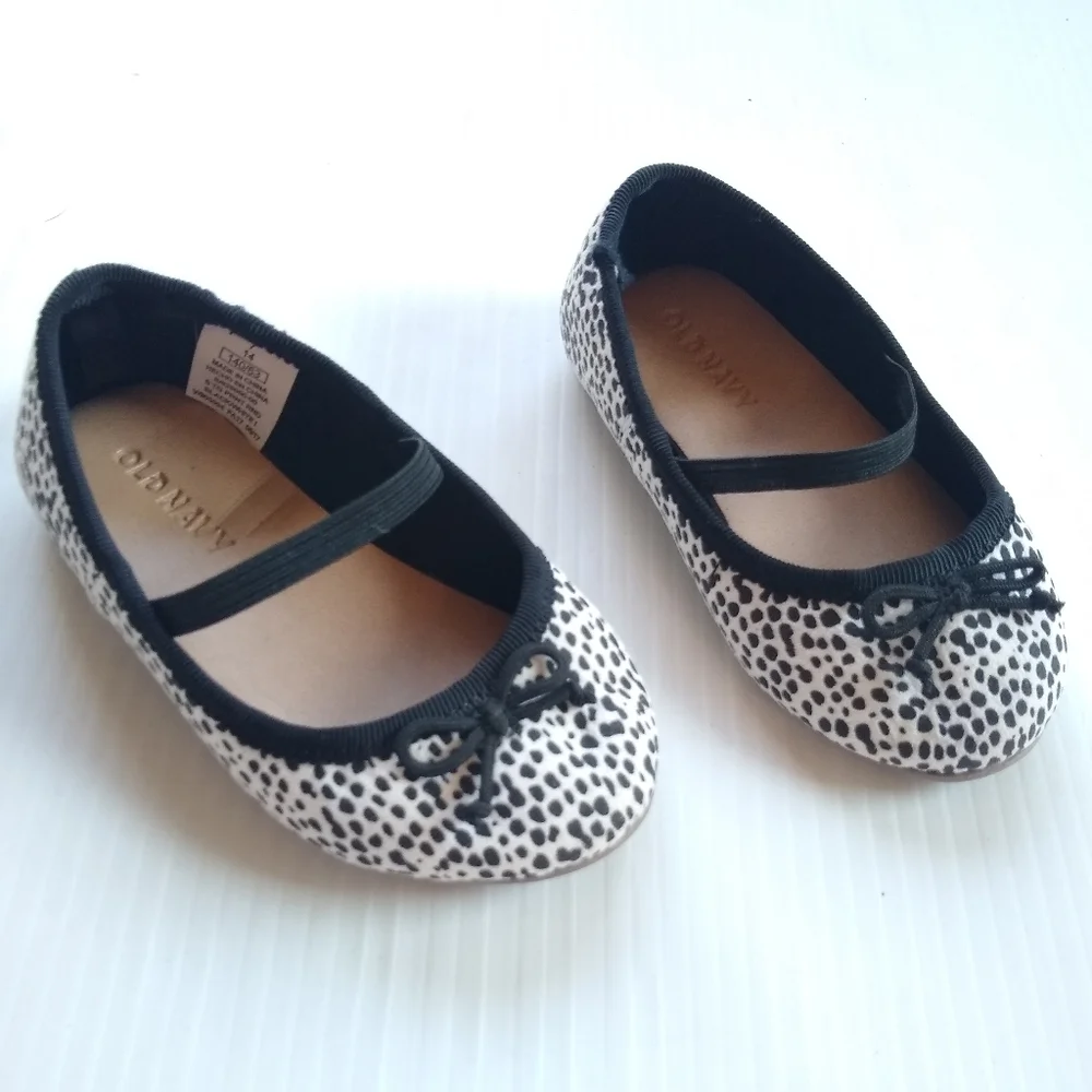 OLD NAVY black & white animal print baby girl flats